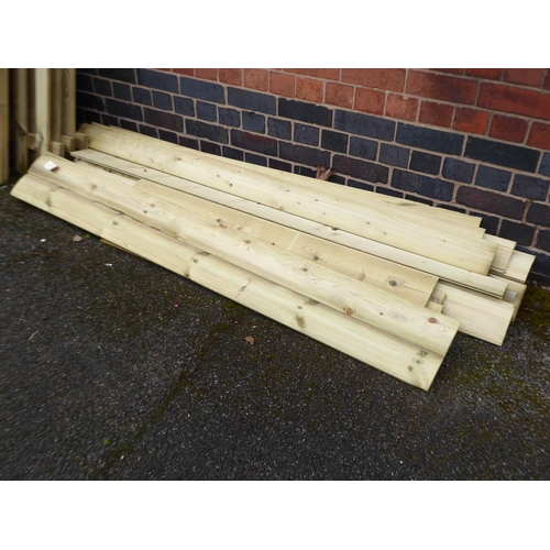 32 - Treated log lap fencing boards - 1800 x 125 x 25mm (20) and 1200 x 125 x 25mm (7)