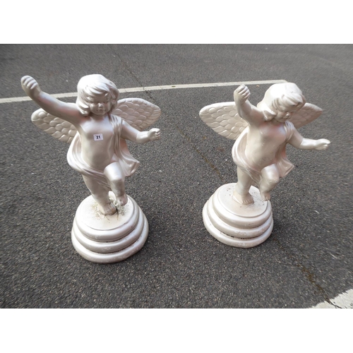 21 - Pair of fibreglass cherub garden statues ( approx 31