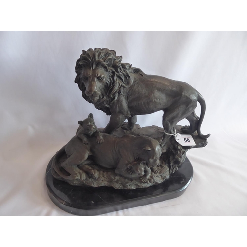 68 - Bronzed lion and lioness group on marble base - Baryl (12