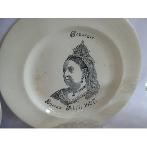 130 - Commemorative glass and china - Queen Victoria teapot, pressed glass George VI, Edward VII plates, G... 