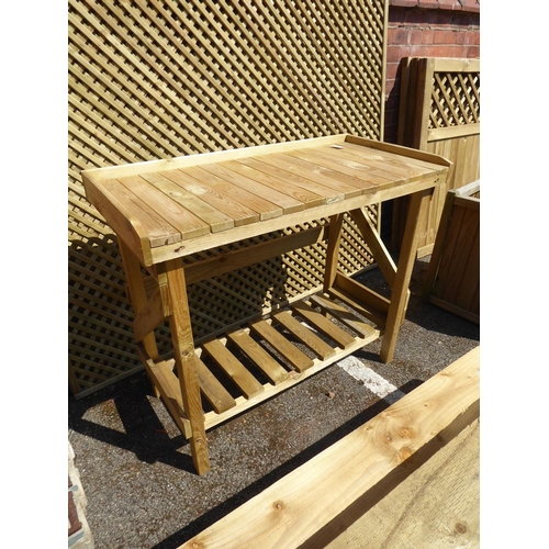 22 - Fineshade potting table