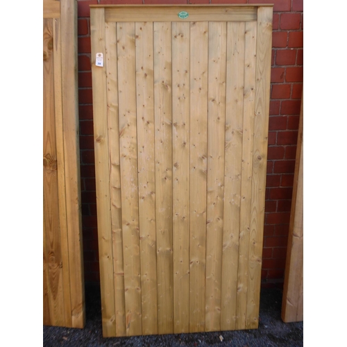 20 - Wooden tongue and groove town gate (900x1780mm)