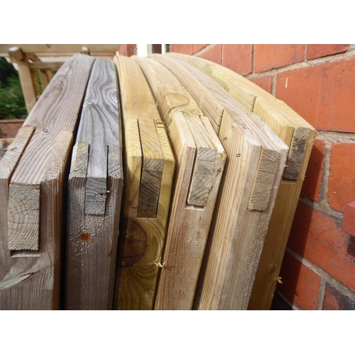 25 - Wooden tongue and groove arch top fence panels (1800x1800mm) (6)