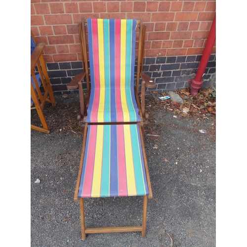 52 - Vintage striped deckchairs and vintage canvas directors chairs (4)