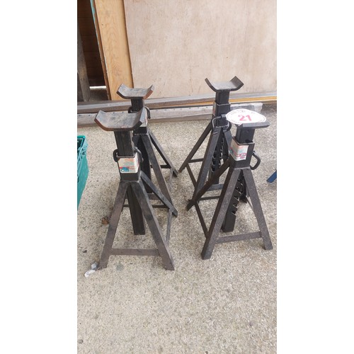 21 - 4   2.5t jumbo jacks axle stands