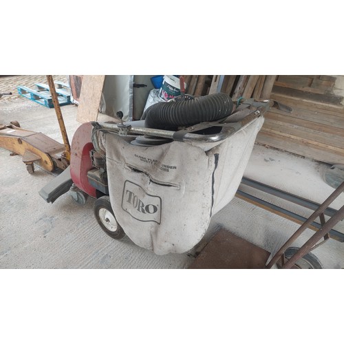 25 - Toro self propelled 5hp vacuum blower