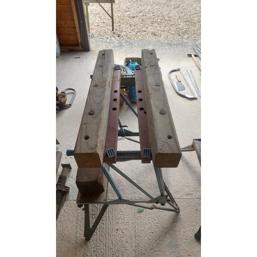 32 - Adapted Black and Decker Workmate for sawing