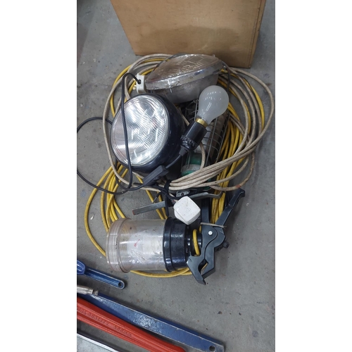 59 - Inspection lamps and spare bulbs