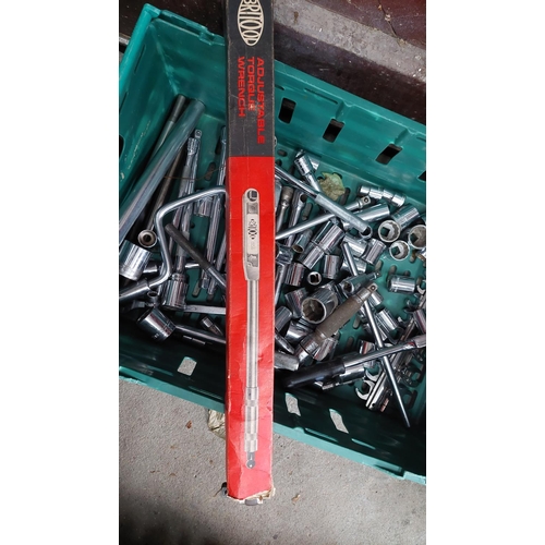 76 - Crate of imperial and metric sockets and torque wrench