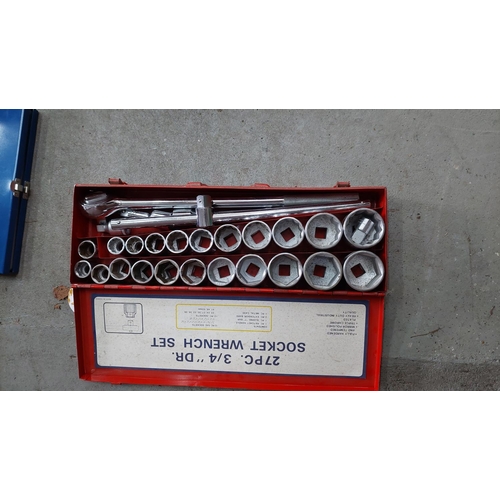 81 - 27 piece 3/4 socket wrench set