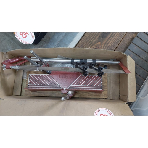 86 - Tile cutter