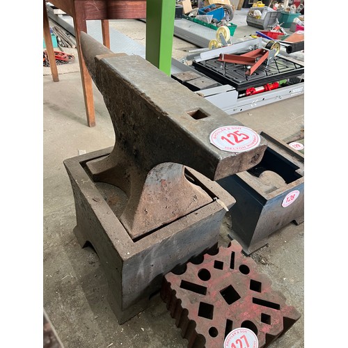 125 - Blacksmiths anvil on stand (length 3ft)