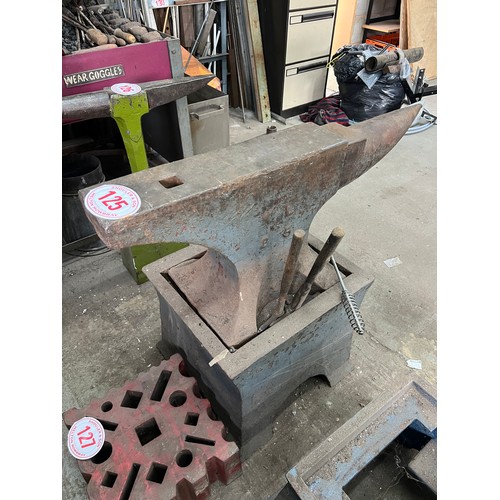 125 - Blacksmiths anvil on stand (length 3ft)