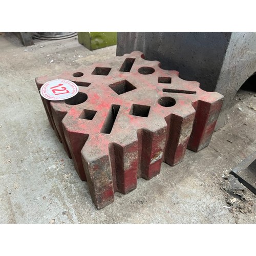 127 - Blacksmiths swage block 13 inch