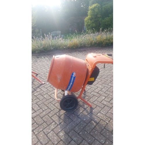 167 - Bellgroup Minilso electric cement mixer