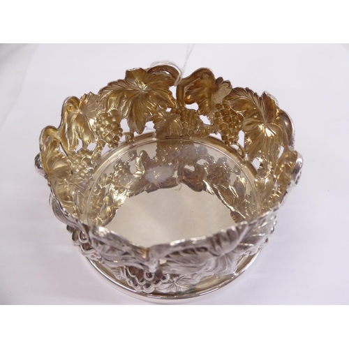 25 - 925 silver bottle stand (6.4 ozt)