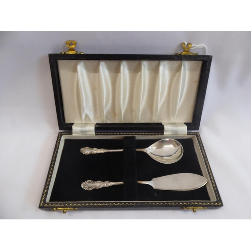 48 - Cased silver jam spoon and butter knife set - Birmingham 1959