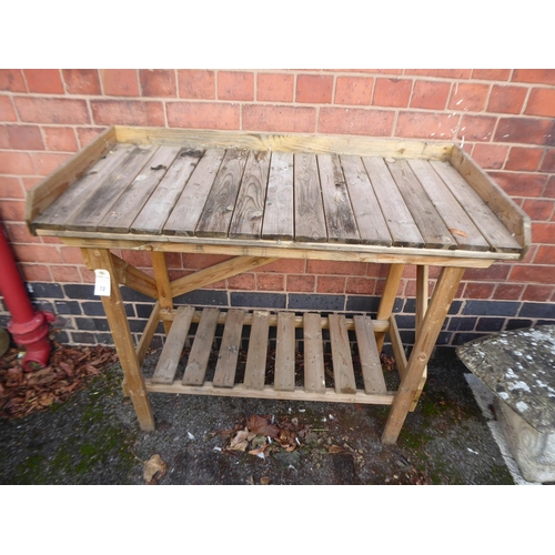 32 - Wooden 'Fineshade' potting table (108 x 92 x 52mm)