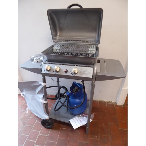 39 - Gas barbecue with bottle