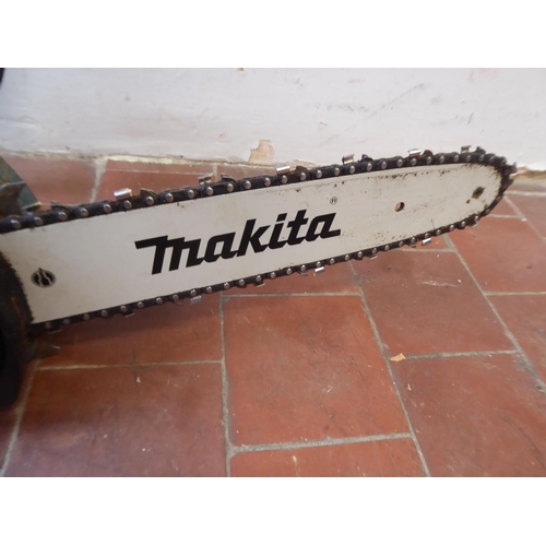 58 - Makita DUC302 chainsaw (no battery)