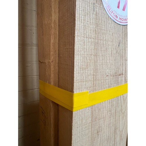 17 - 2 x Ash timber 
2900mm x 190mm x 60mm and 2300mm x 180mm x 60mm