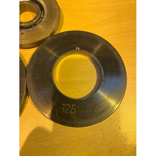 190 - 3 x Bearing toller guide