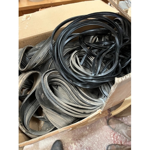 65 - Various seals and gaskets