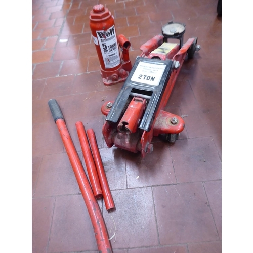 61 - 2 ton trolley jack and Wolf 5 tonne bottle jack (2)