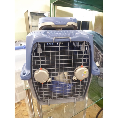 56 - 'Pet Cargo' plastic dog/cat carrier