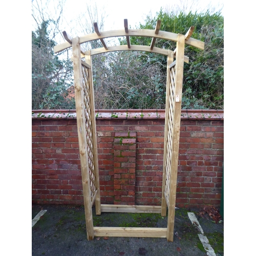 1 - Wooden garden 'Egleton arch' (2.4m high x 1.55m wide x 0.85m deep)