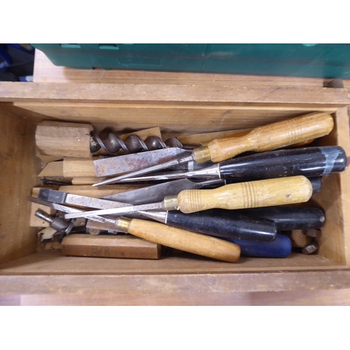 39 - Woodworking planes, bench vices, chisels, bits etc.
