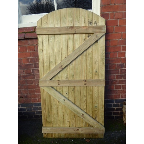 7 - Arch top town Dalby gate (1800 x 900mm)