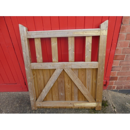 8 - 'Hampton' wooden garden gate (920mm wide)