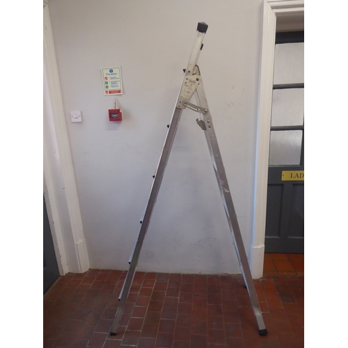 58 - Aluminium 3 way stepladders