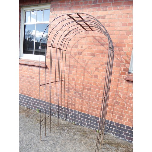 8 - Metal garden arches (3)