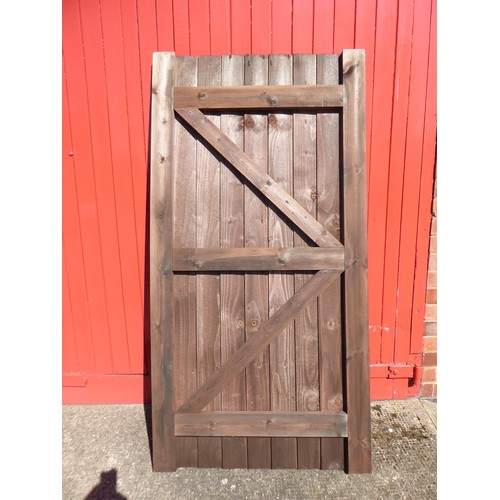 9 - Feather edge side gate (1.76 x 0.9m)