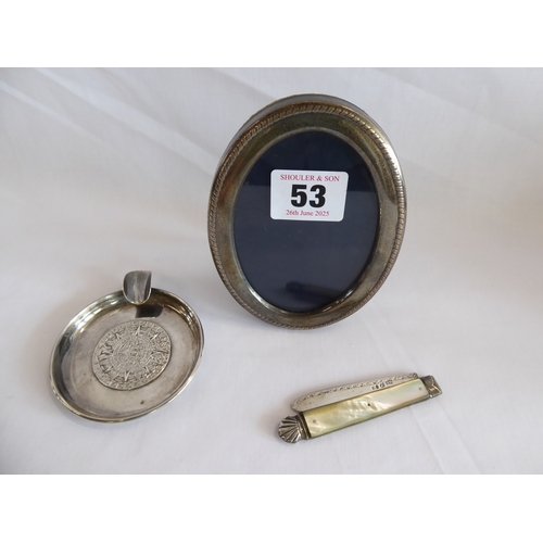 53 - Small silver oval photograph frame - Sheffield 1989, silver bladed mother of pearl fruit knife, Azte... 