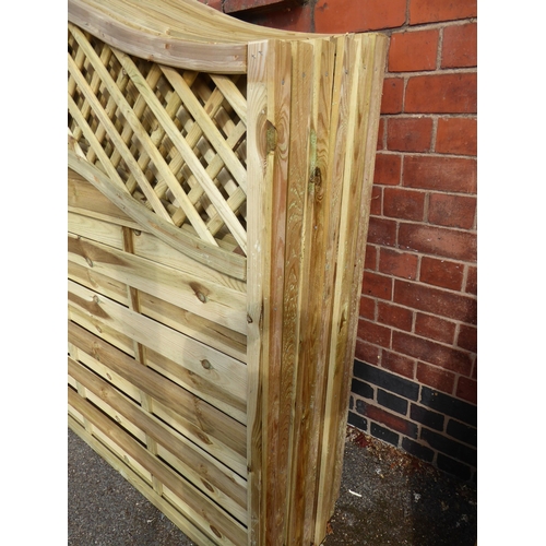 5 - Wooden 'Ashwell' lattice top fence panels (1.8 x 1.5m) (7)