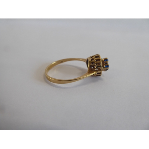 10 - 14ct gold sapphire ring (2.1g)
