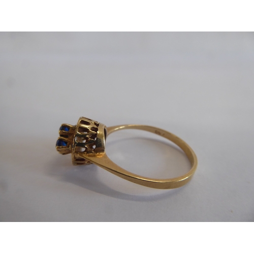 10 - 14ct gold sapphire ring (2.1g)