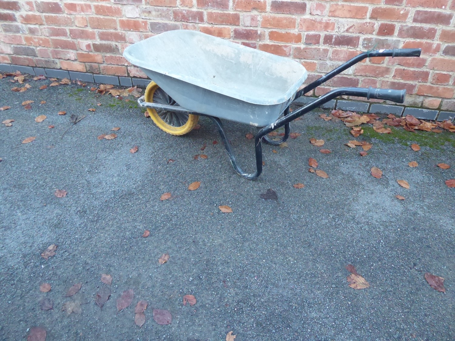 Surecraft Excel wheelbarrow (solid wheel)