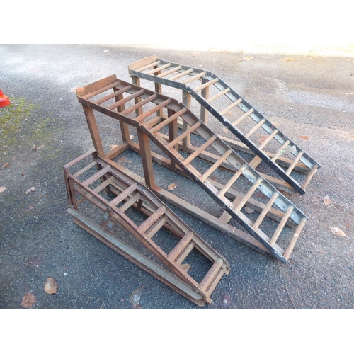 29 - Heavy duty steel vehicle ramps and pair of standard car ramps