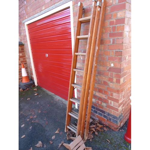 31 - Wooden triple extending ladders with paint pot tray