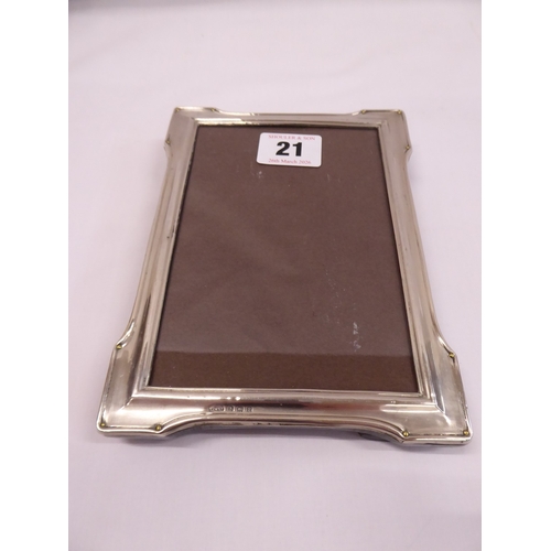 Lot 21        