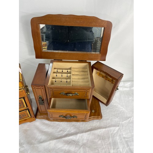 131 - 2 x Vintage Jewelry Boxes