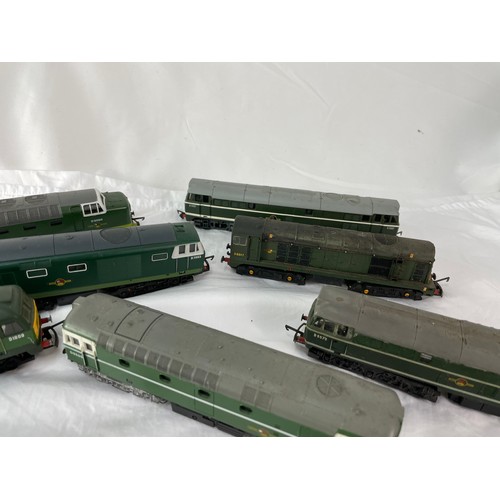 61 - Large Selection Of Vintage Diesel Engine Trains '00'