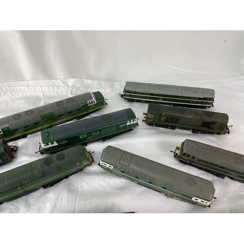 61 - Large Selection Of Vintage Diesel Engine Trains '00'