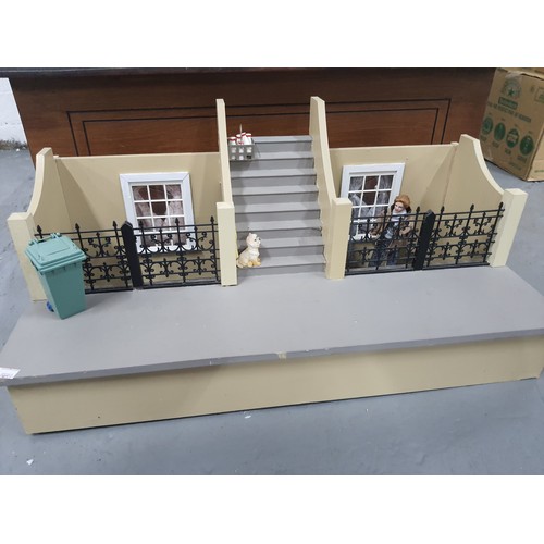 220 - 12-1 Scale Georgian Dolls House Fully fitted
Lights and decoration throughout, to a very high standa... 