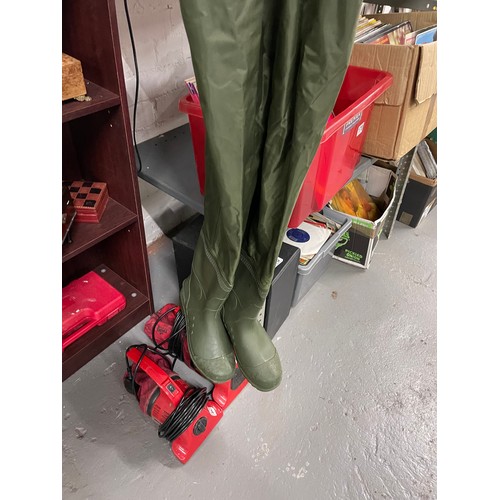 271 - Pair of Waders Size 9 Boot