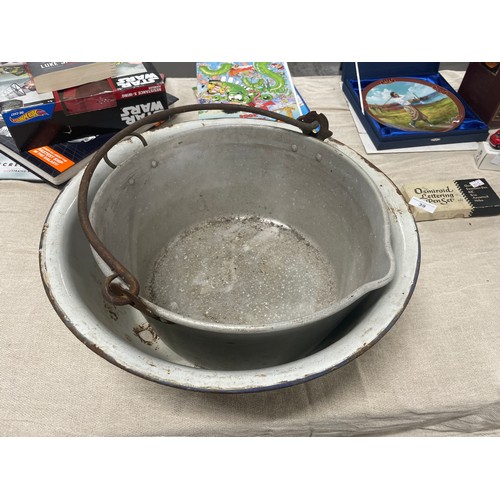 55 - Vintage Galvanised Cooking Pot With Enamel Wash Bowl